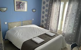 Hotel Le Lyon Vert Commentry